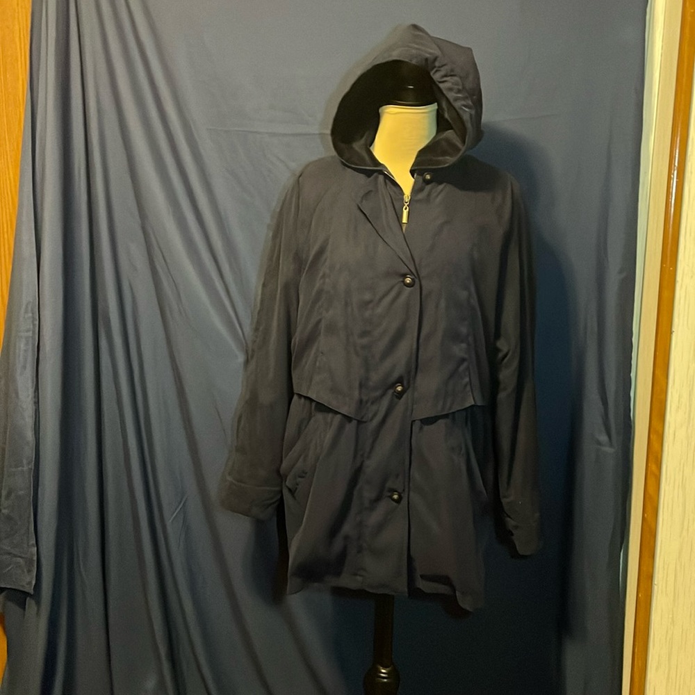 Vintage Carlo Briani size Medium light coat.